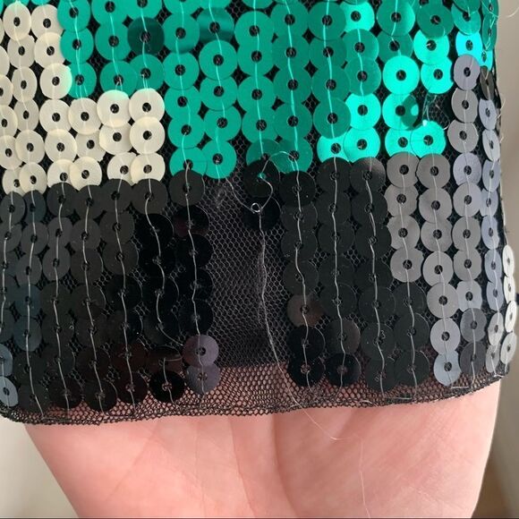 Donna Morgan Black, Green, Silver Sleeveless Sequinned Mini Dress Size 10 - Picture 6 of 6